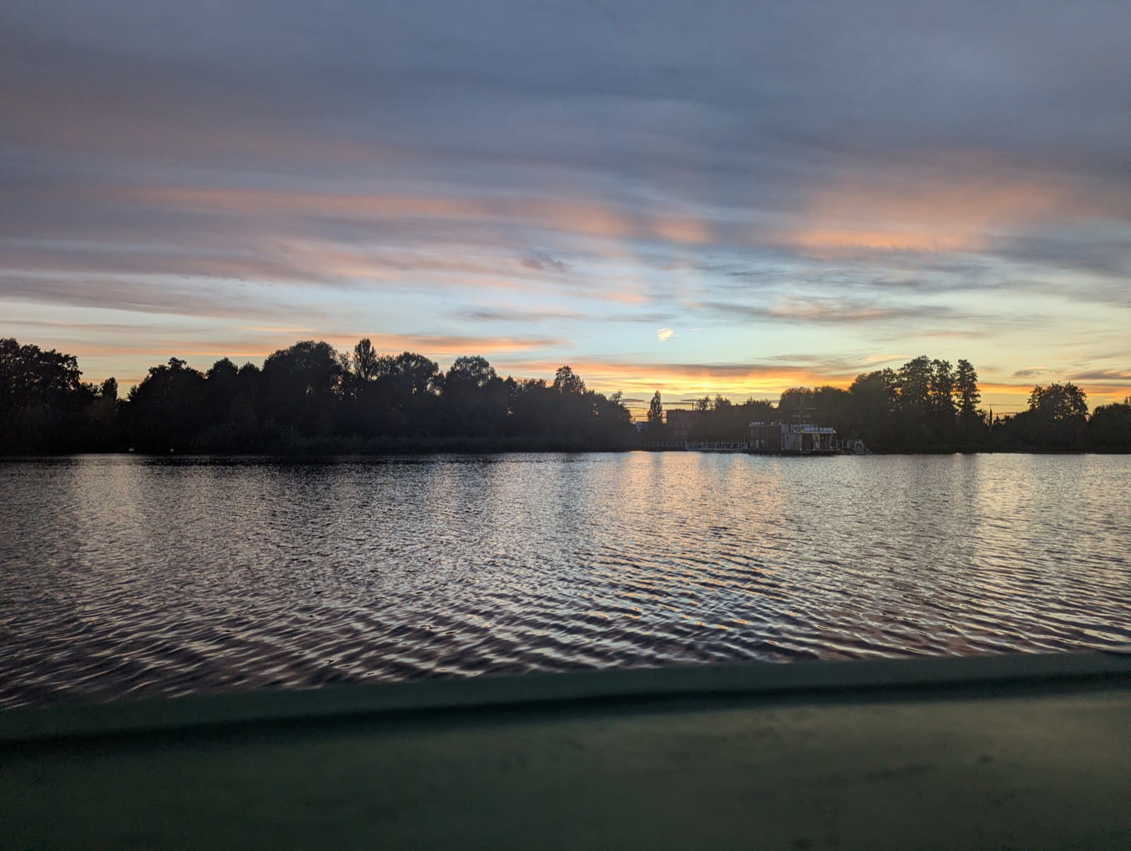 Sonnenuntergang über der Havel bei Werder, ruhiges Wasser